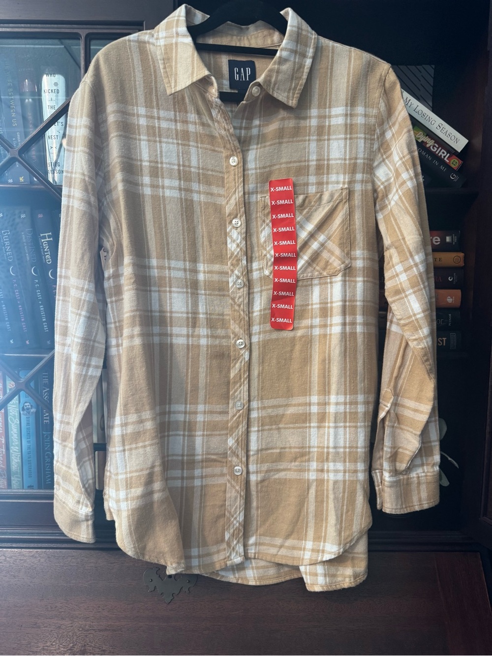 GAP ladies Tan & White Plaid Button-Down flannel Shirt